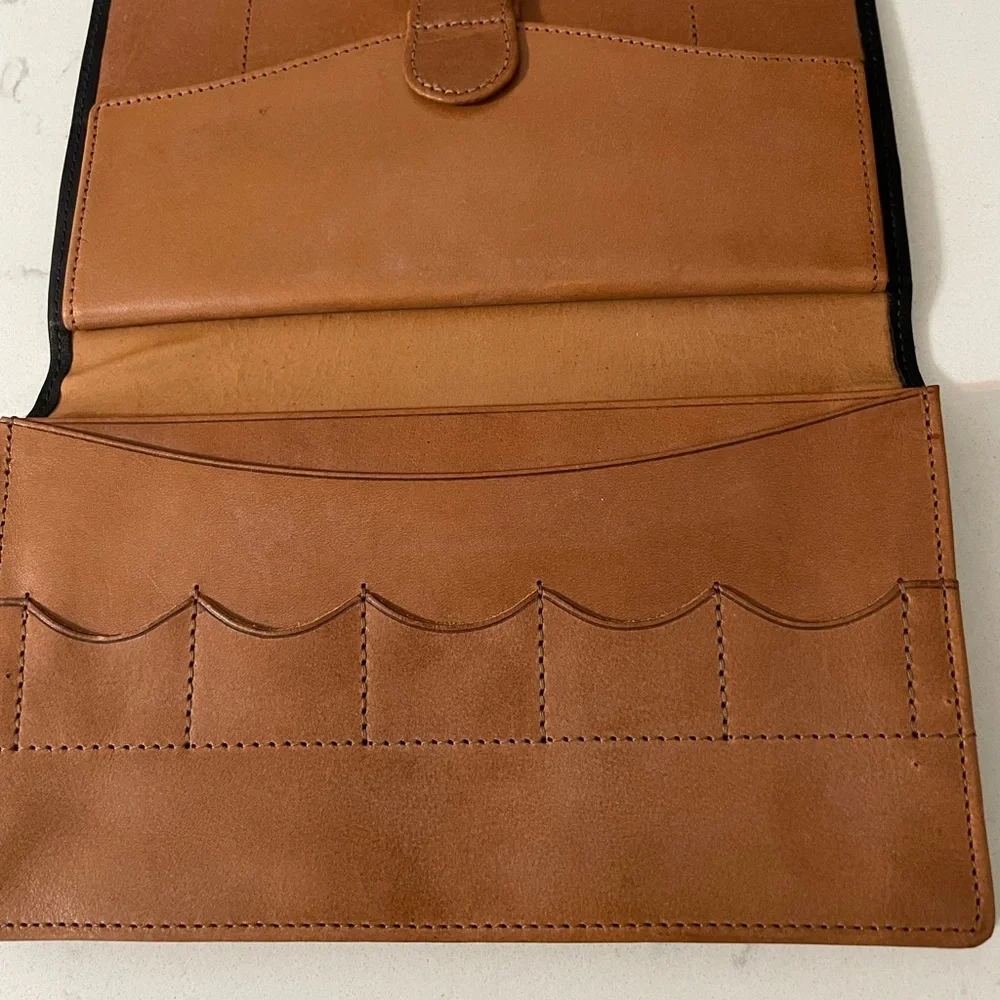 Levenger Men’s Genuine Leather Black Card money change travel wallet 6.5” x 4”
